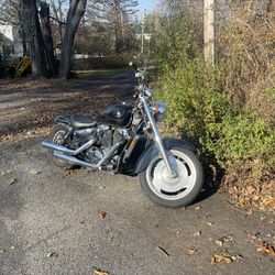 2004 Honda 1600cc 