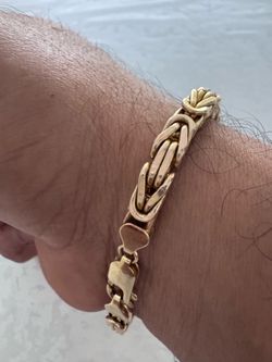 Gold bracelet