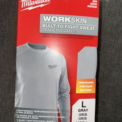 Milwaukee gray long sleeve size L 