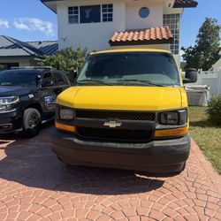 2017 Chevrolet Express 2500