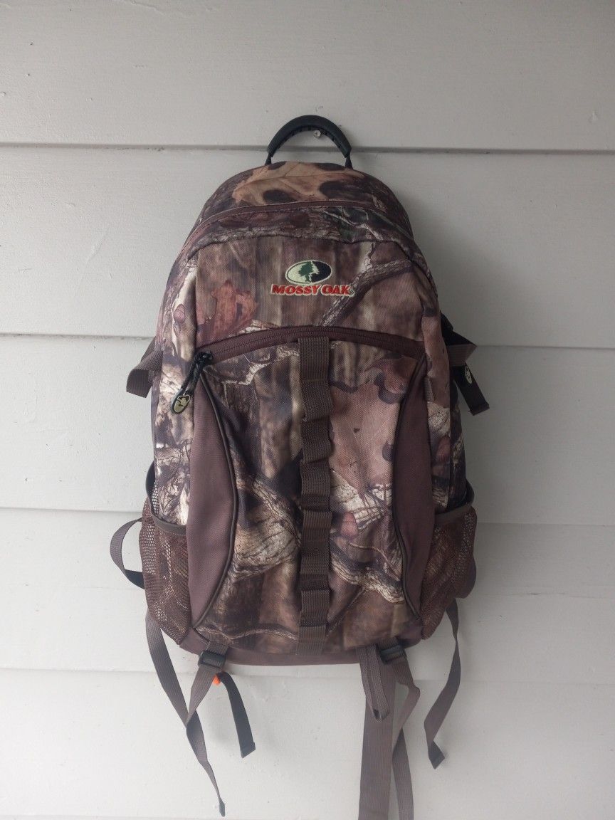 MOSSY OAK BACKPACK