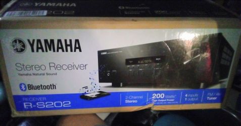 Yamaha home stereo receiver