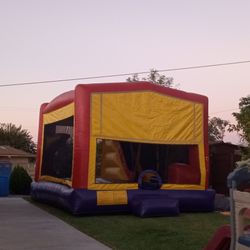 Con Resbaladilla Y Basketball Hoop 