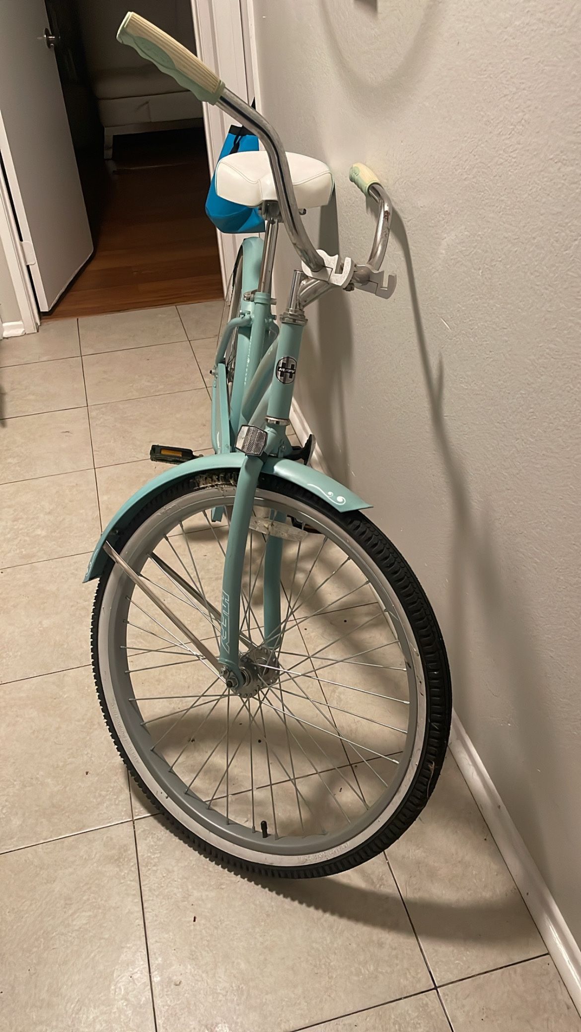 Huffy Women's Nassau 26” Cruiser Bike Teal White