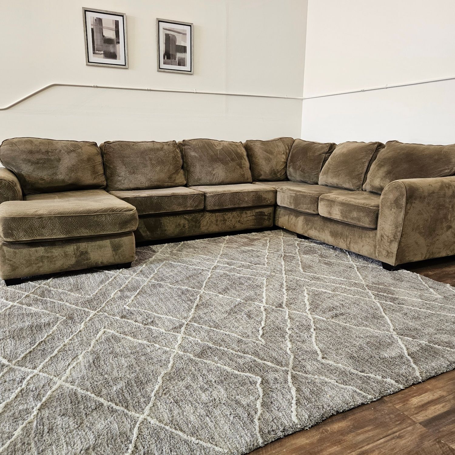 Stanton Sectional with Chaise - FREE DELIVERY