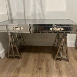 Aviator Desk
