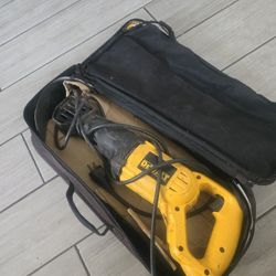 DeWALT Saw $60 Precio Fijo