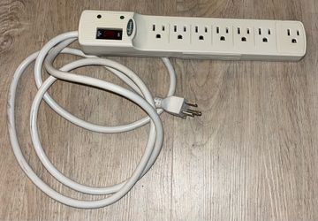 Fellowes Indoors 7 Outlet Surge Protector