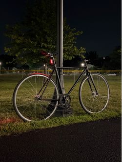 single speed/fixed gear bike with tailight