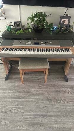 Yamaha piano keyboard