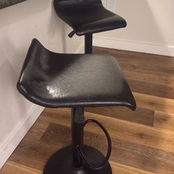 2 Bar Chairs