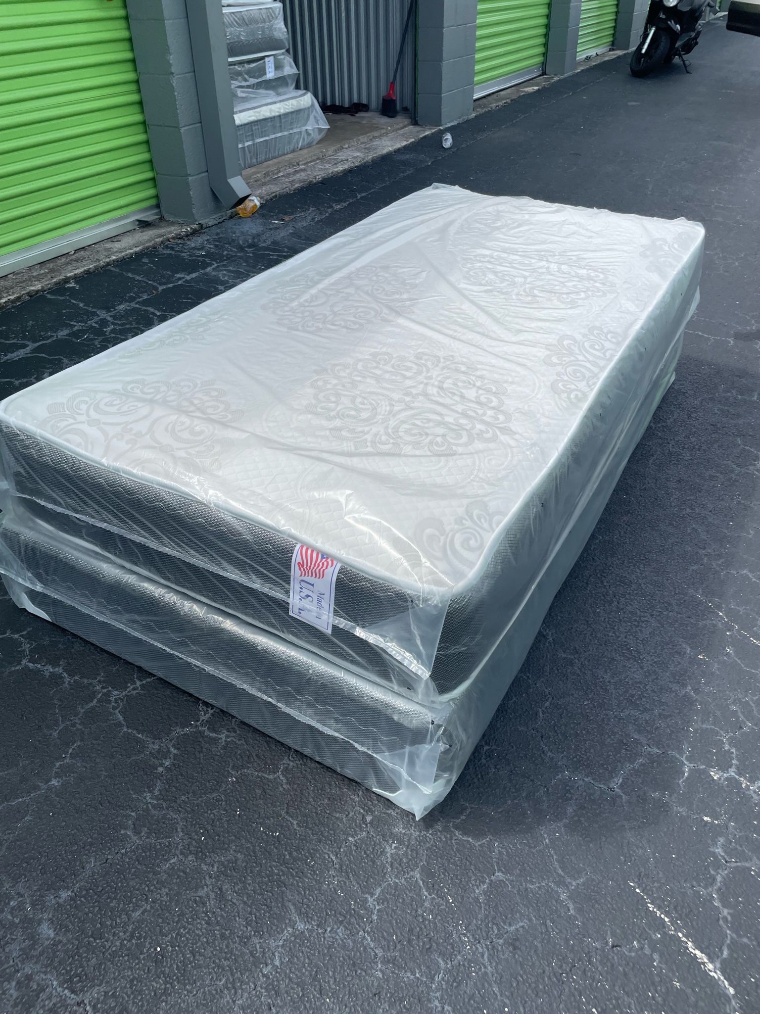 NEW TWIN SIZE SET MATTRESS AND BOX SPR+ING 2pcs