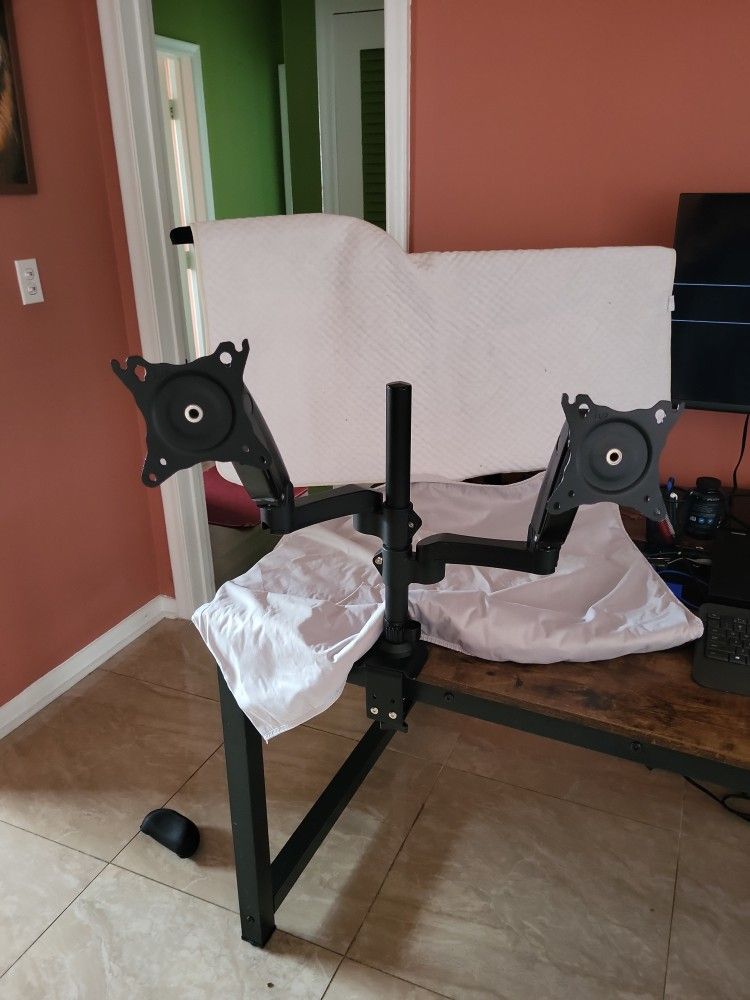 Dual Monitor Holding Stand