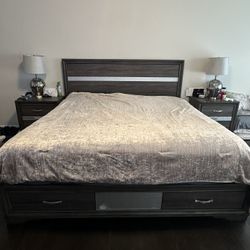 8 Piece Kin Size Bedroom Set 