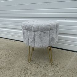  Chic Stylish soft & fuzzy Accent ottoman/Stool