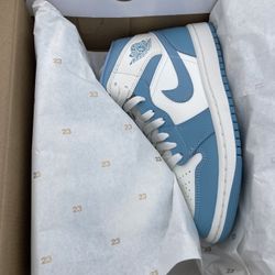 Jordan 1 Mid UNC 2022 
