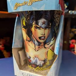 Wonder Woman DC comics Drinking Glass from Silver Buffalo NYC 16oz 