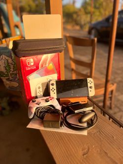 Nintendo Switch OLED Bundle - Works Perfect Docked / TV Mode (Read Description) trades