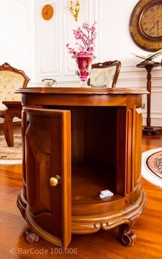 WOODEN MAHOGANY CONSOLE WITH STORAGE