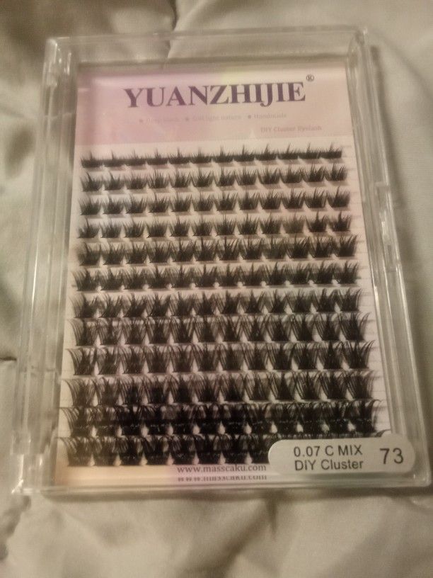 DIY CLUSTER EYELASHES