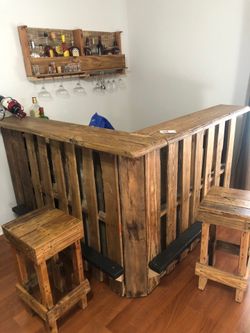 cantina bar (custom made pallets)