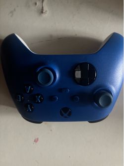 Xbox 1 and blue controller