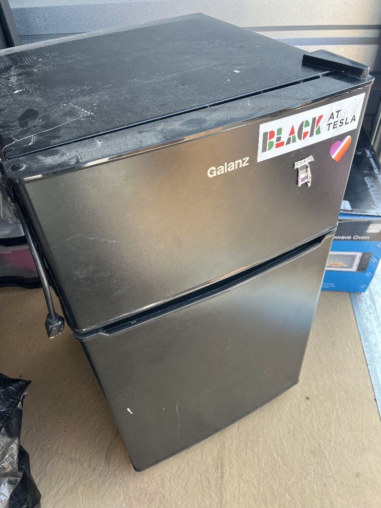 Used Mini Fridge With Freezer