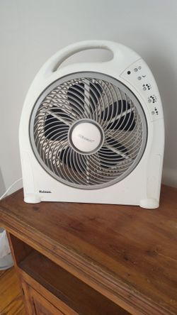 Blizzard Oscillating Fan by Holmes with remote control andmanual