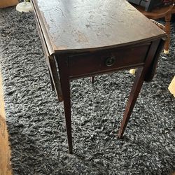 Antique Skinny Leg End Table