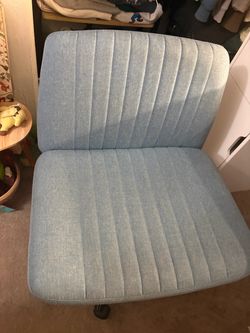 Criss cross chair