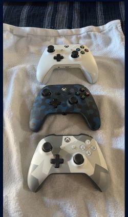 Xbox One Controllers 