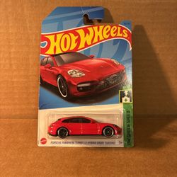Hot Wheels Porsche Panamera Turbo S (Milwaukie,OR)