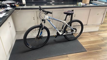 Giant Talon Mountain Bike