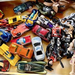 Hot Wheels And Toy Soldiers