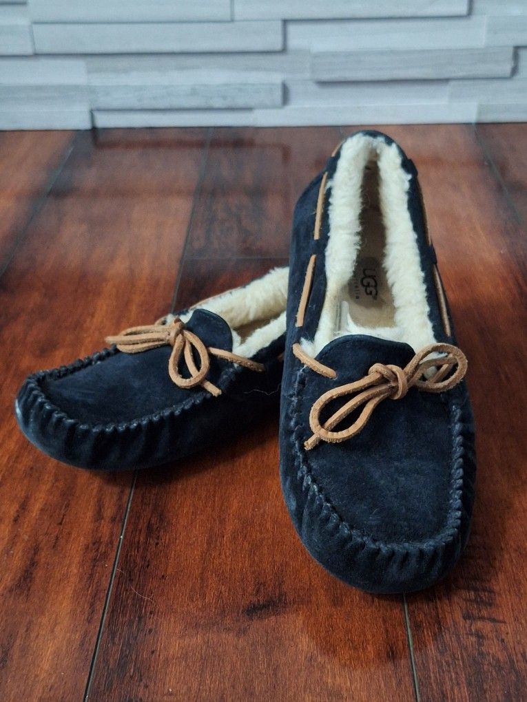 UGG Women's Dakota Black Slippers, Size 7
