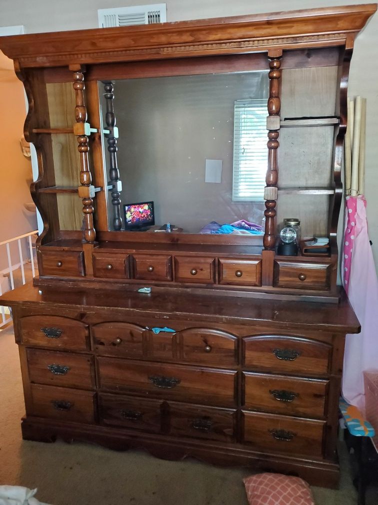 Free dresser