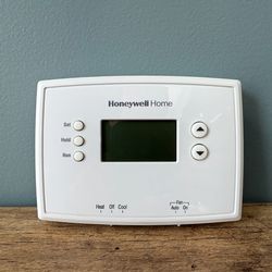 Honeywell 1-Week Programmable Thermostat (RTH221B1039)