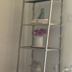 Ladder shelf / leaning shelves / bookshelf