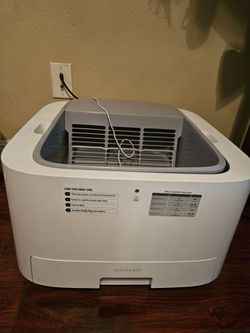 Litter box- self cleaning