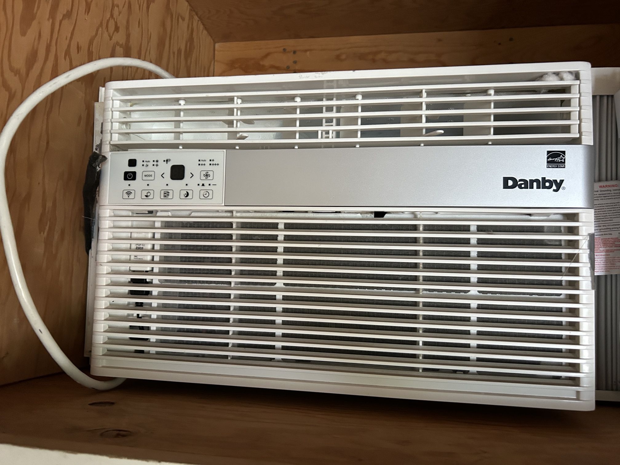 Window AC 8k BTU