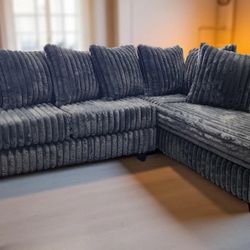 🛋️🔥 NEW ARRIVAL! GRAY PLUSH SECTIONAL 🔥 Warm. Cozy. Luxurious.