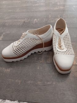 Women's shoe size 9