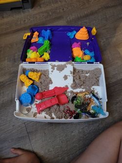 Kinetic Sand Beach Complete Set With Extras