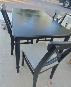 Table and chairs set