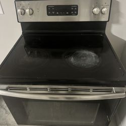 GE Free Standing 4 Burner Range.