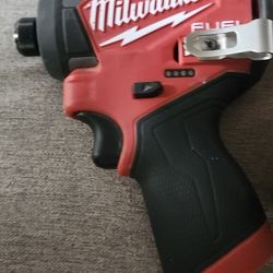 Milwaukee fuel Impact Driver M12 