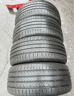 235 45 8 HANKOOK I'm selling this set of tires with 90% life left on all 4