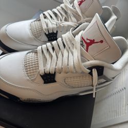 Jordan Retro 4