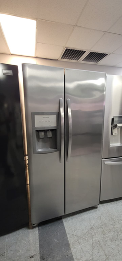 Frigidaire Side‑by‑Side Fridge – Stainless, Ice/Water Dispenser