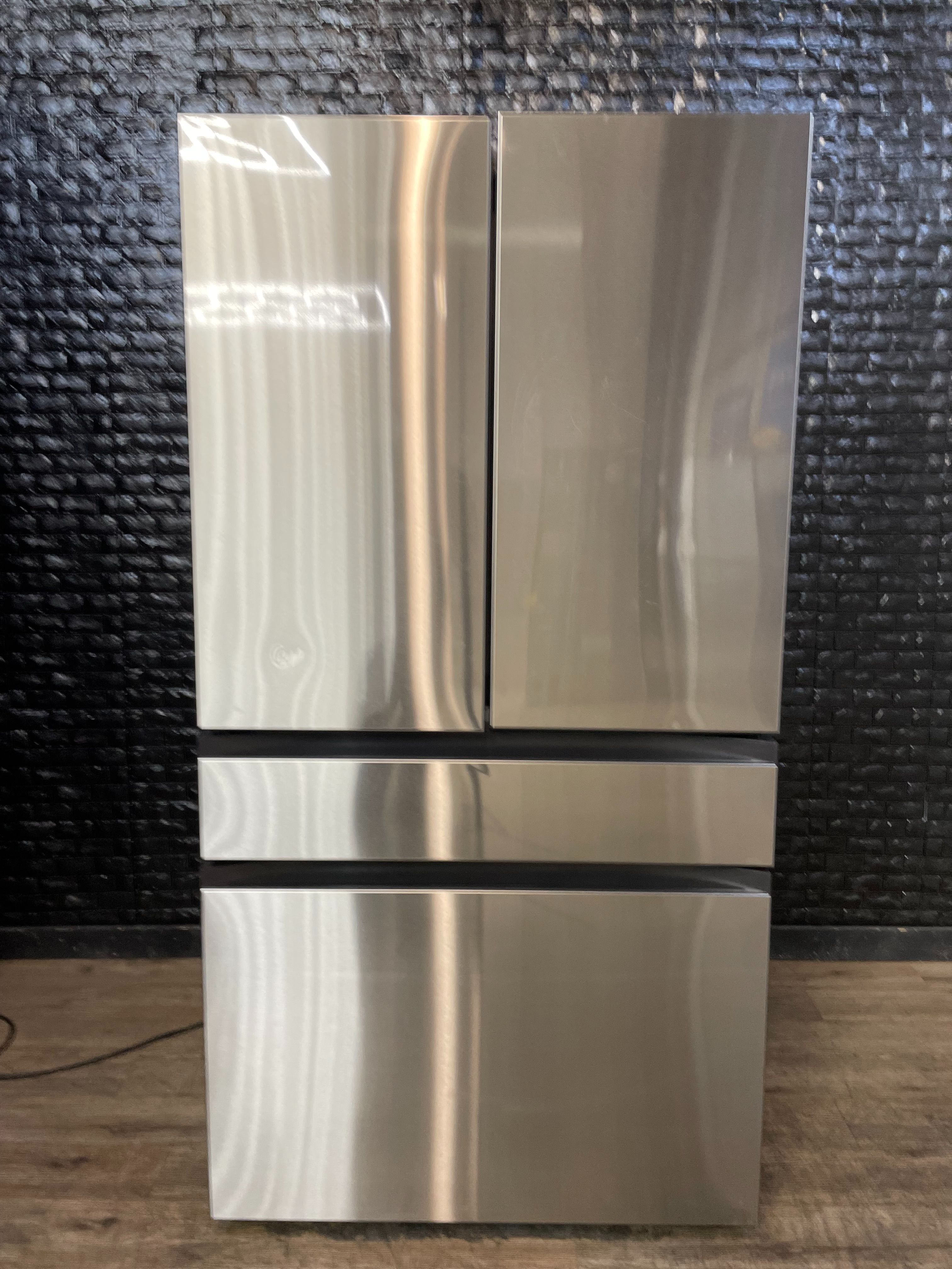 SAMSUNG BESPOKE REFRIGERATOR w/WARRANTY! R2799A